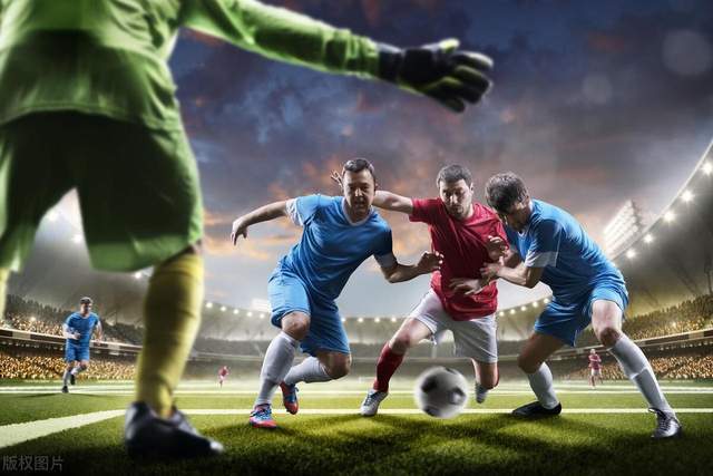 作用大！上赛季斯玛特在场时湖人净效率值+7.4 不在场时为-2.4